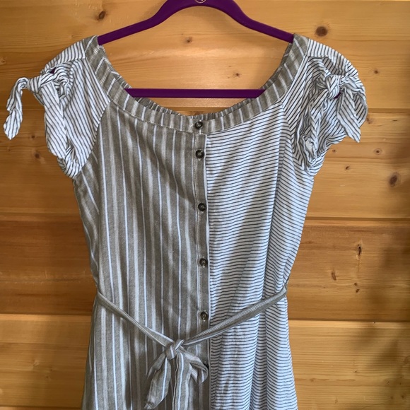 Gray Patch-Tie Dress - Picture 2 of 6